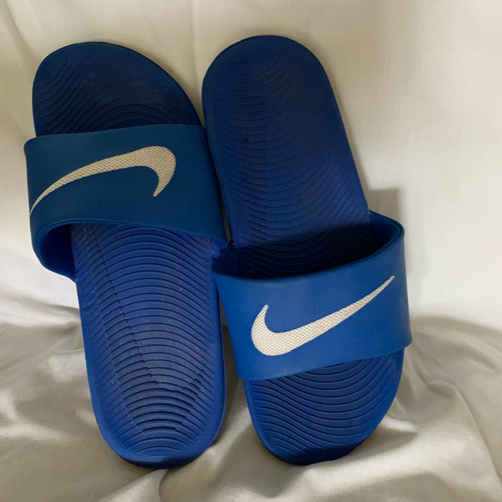 Nike Slides Size 5Y